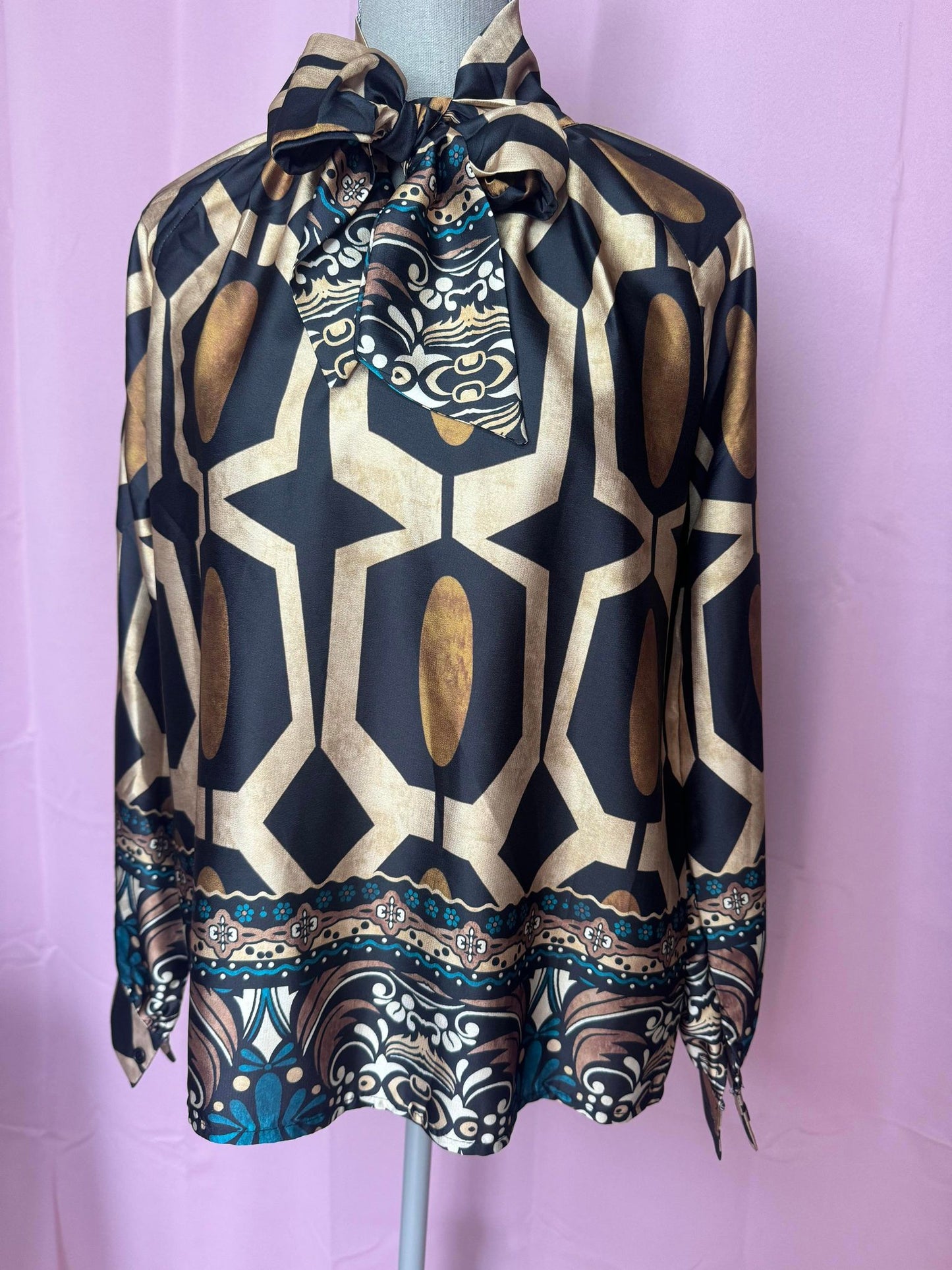 Ref 13 Blouse satiné à motifs