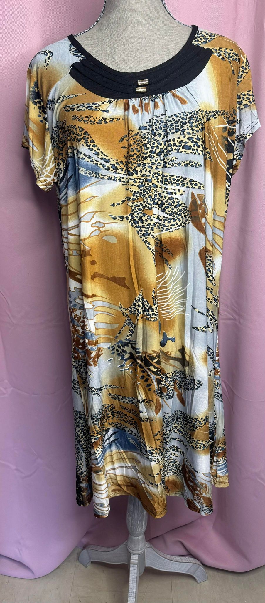 82 Robe à motifs