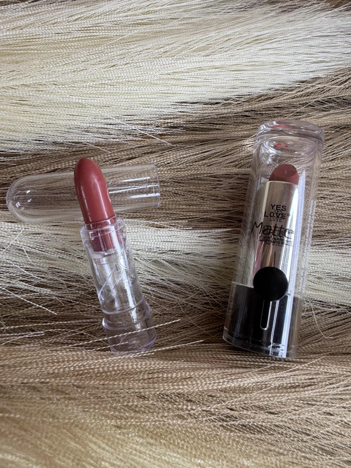 E Rouge à lèvres Matte