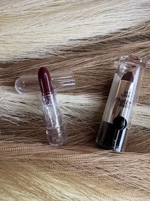E Rouge à lèvres Matte