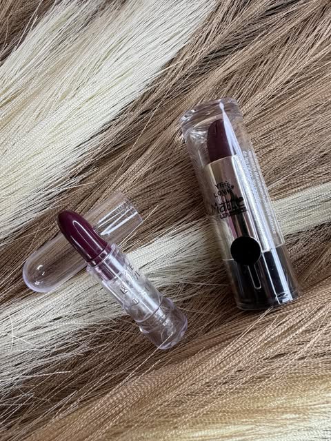E Rouge à lèvres Matte