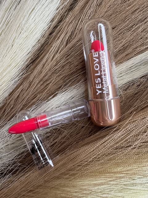 F Rouge à lèvres Matte