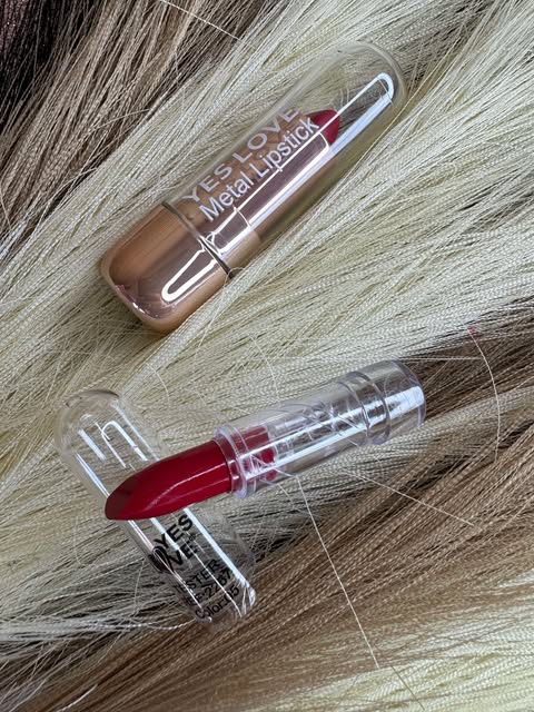 F Rouge à lèvres Matte