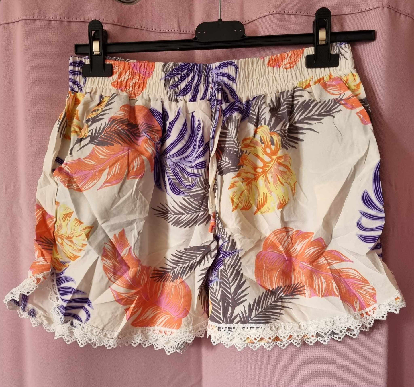 Ref 85 Short feuilles