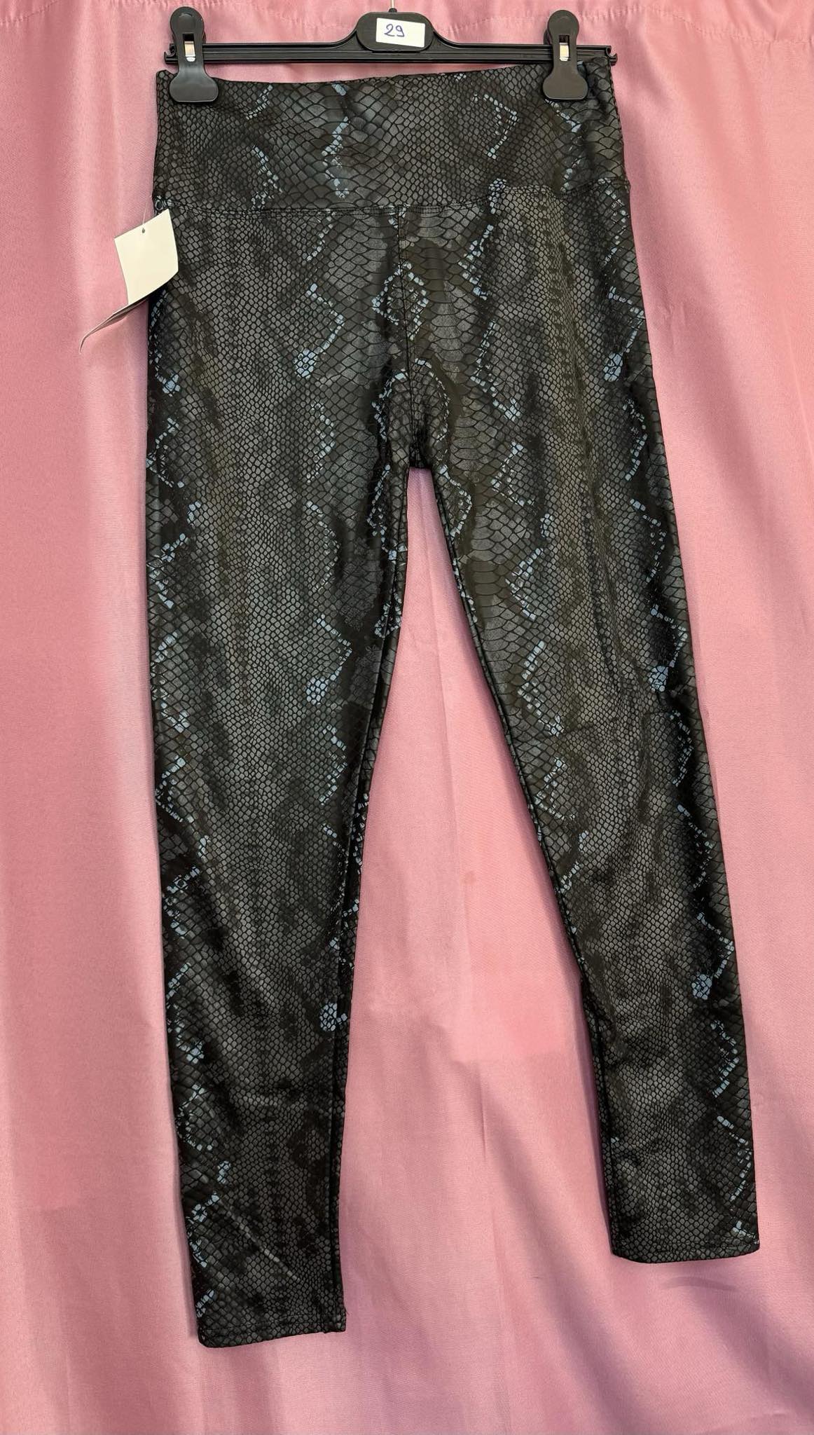 226 Jegging python