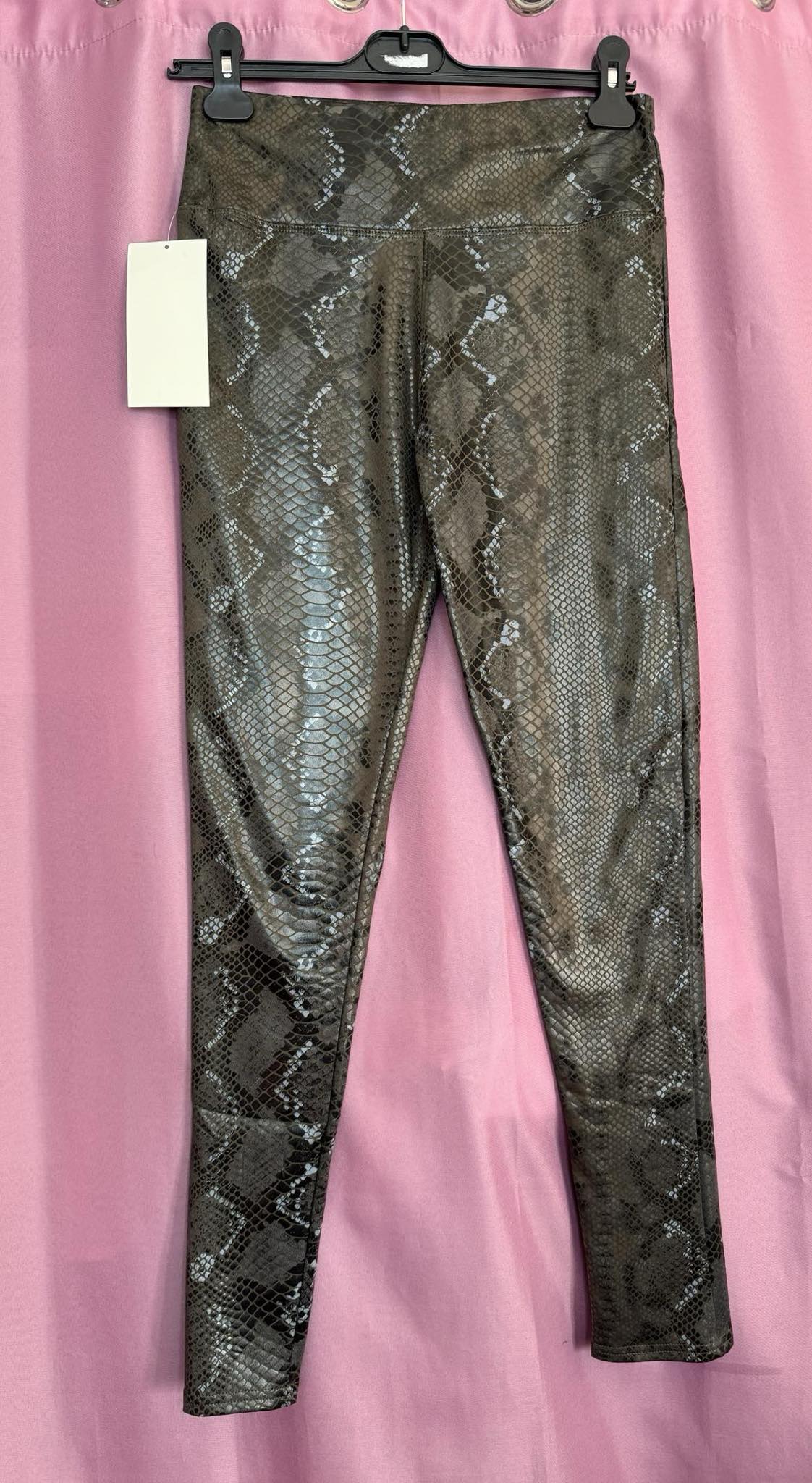 226 Jegging python