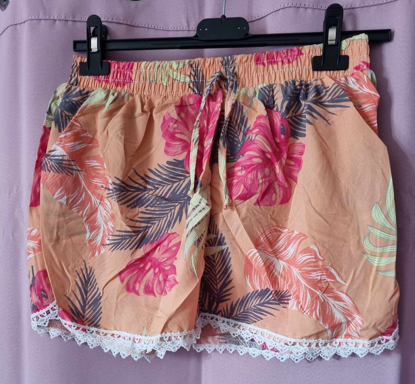 Ref 85 Short feuilles